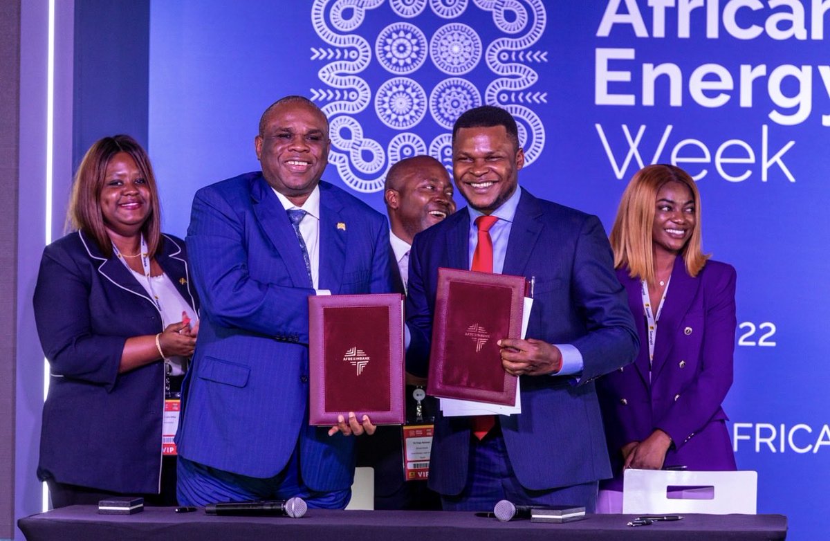 APEXENERGYSTRGS's tweet photo. A report just dropped this week with a bold claim:

"Oil and gas have not — and will not — deliver development for Africa."

It studied 13 African oil-producing nations.
Decades of extraction.
Trillions of dollars in revenues.

And its conclusion?

Wealth flowed out. Not down. https://t.co/iiJvNrC6kv