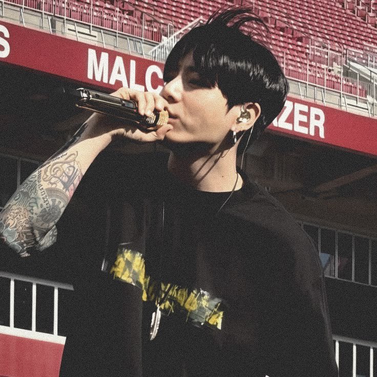 Rufby's tweet photo. So after all that, if anyone’s asking who my ‘Mr. General’ is, I think the answer’s obvious already. Yes, my @njugkook. He’s the only person who could look at this attitude, this mess, this city-heart that keeps running too fast, and make it feel understood instead of “too much.” https://t.co/q62lPvp7In