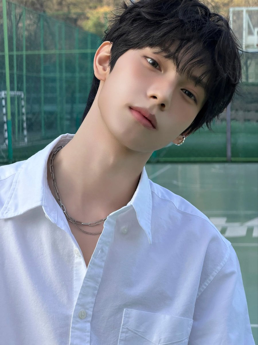 룽 tweet media