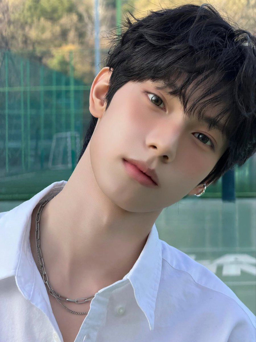 룽 tweet media