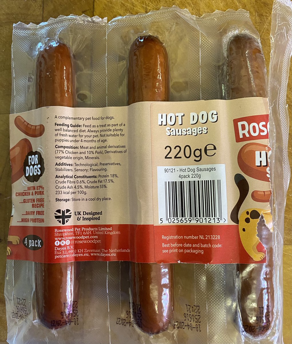 BrexitBuster's tweet photo. When I told Ruby that I’d bought her some ‘dog sausages’ I think she misunderstood. 🐶😬
Once I assured her that no actual dogs were used in the product, she tucked in! 🐶😍
#RubyFromRomania #RescueDogs❤️ https://t.co/bRLoppAslg