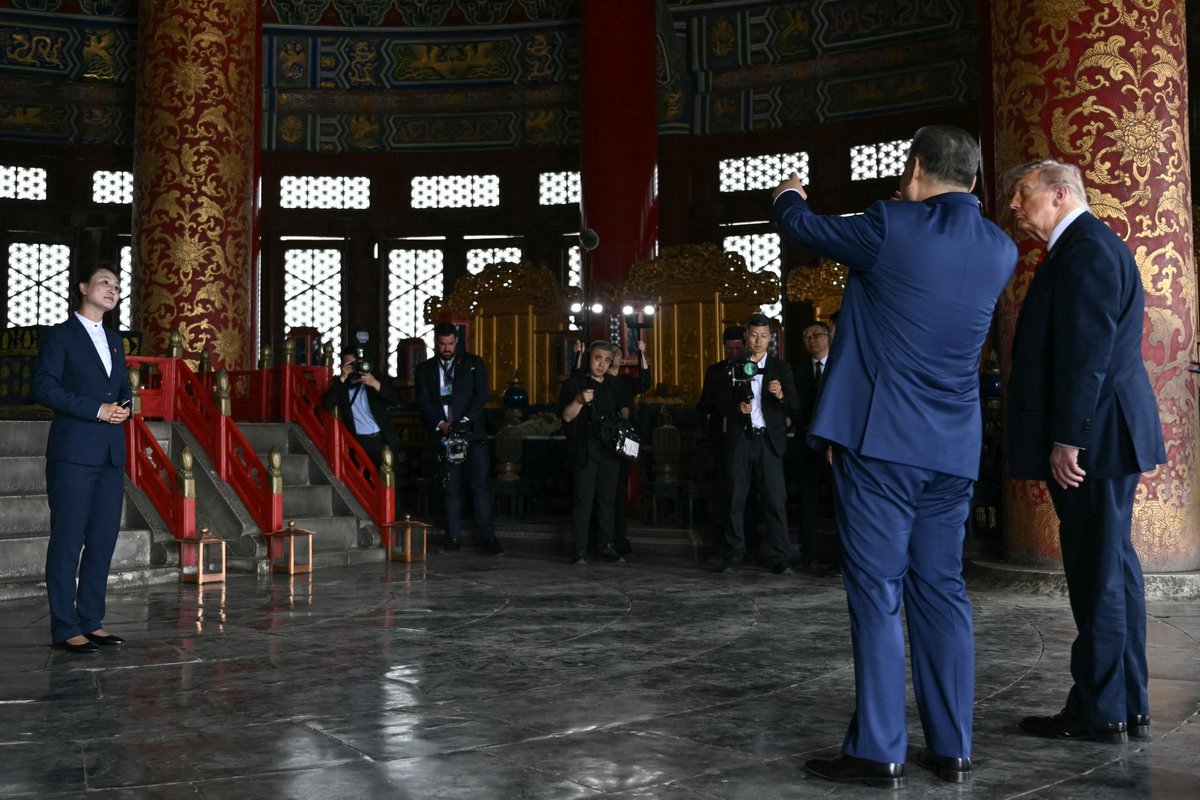 trumpchinese1's tweet photo. 由于媒体记者不被允许靠近，特朗普总统和习近平主席在天坛的进一步互动只有部分照片，而没有跟拍视频。 https://t.co/vkJ7iYb5gX