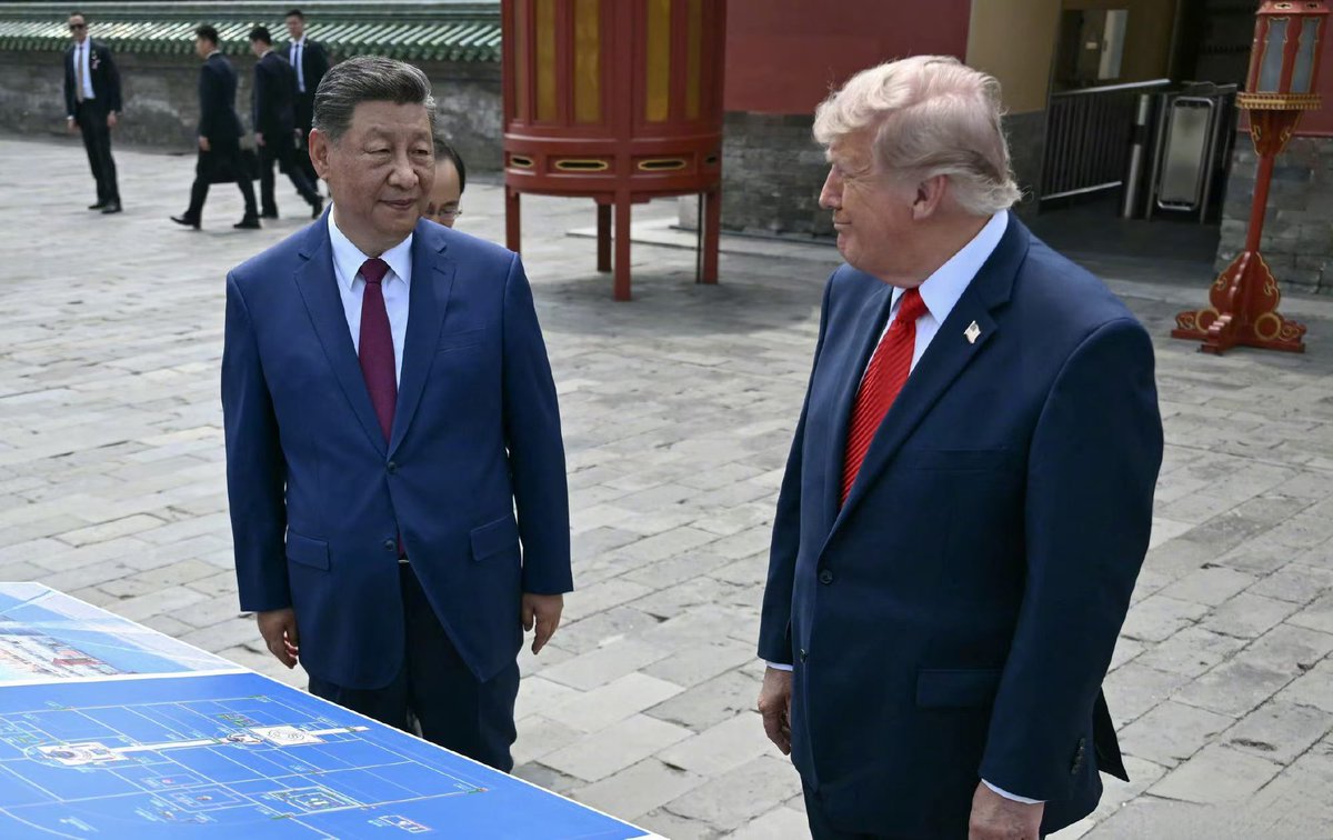 trumpchinese1's tweet photo. 由于媒体记者不被允许靠近，特朗普总统和习近平主席在天坛的进一步互动只有部分照片，而没有跟拍视频。 https://t.co/vkJ7iYb5gX