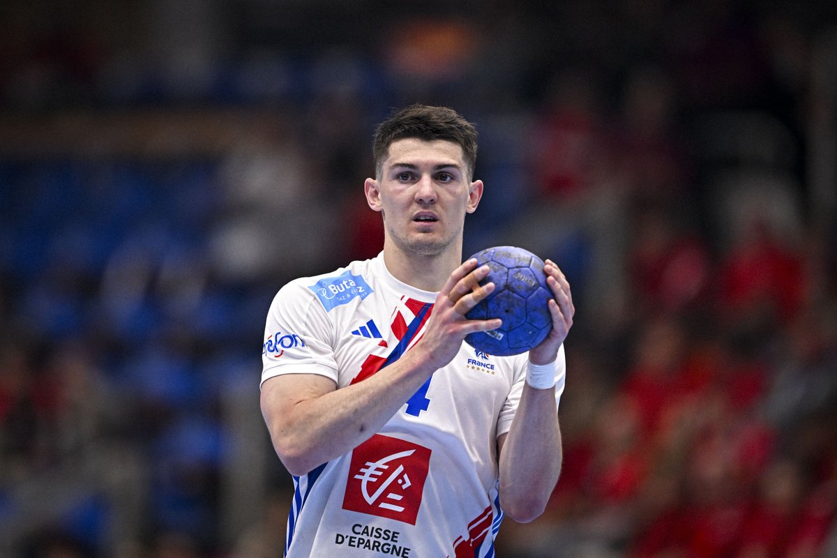 FRAHandball's tweet photo. Retour en images sur la victoire des BLEUS face à la République tchèque 🇨🇿🇫🇷
#BleuetFier https://t.co/mwi3sraELq
