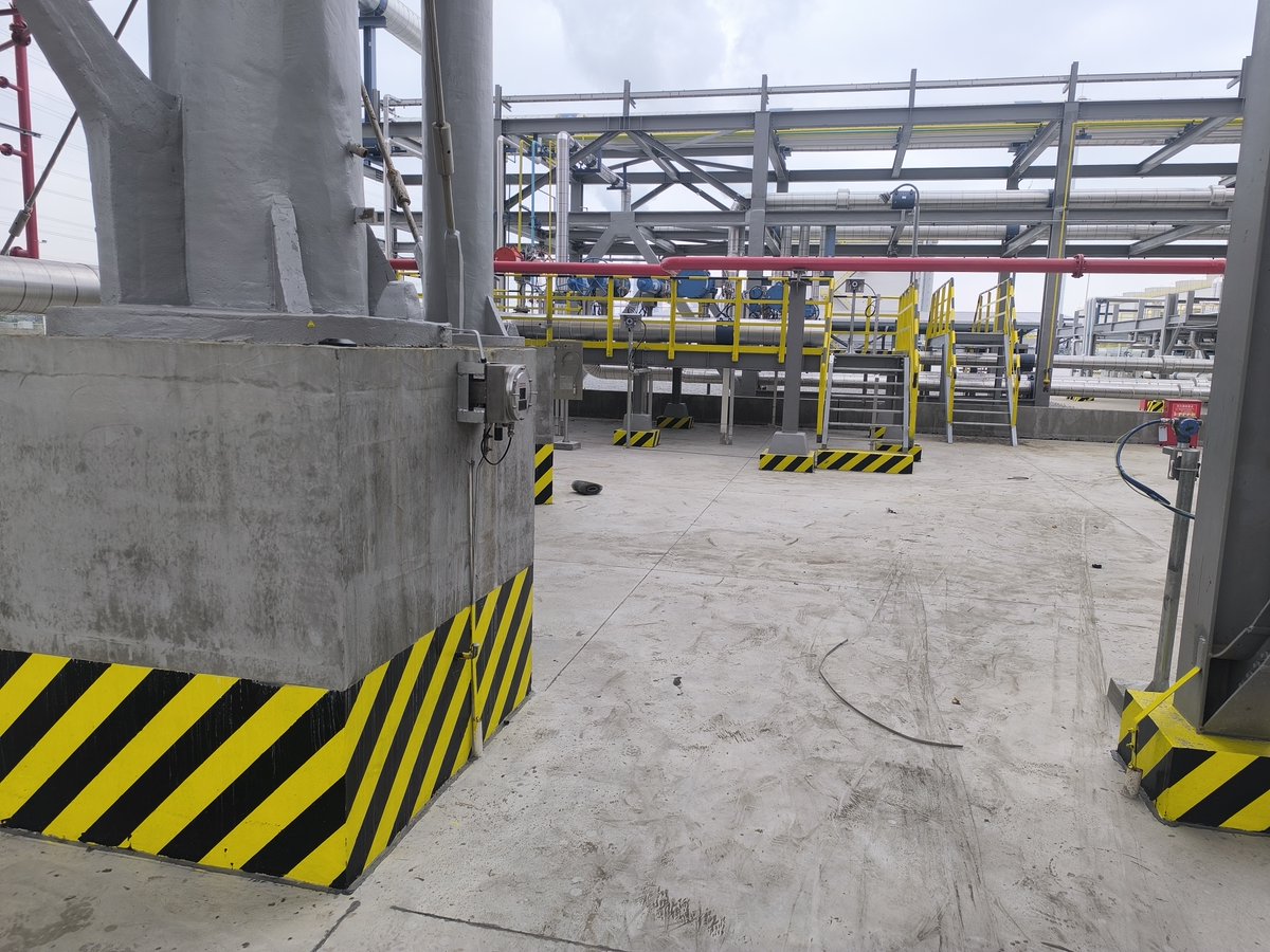 Sunlightweld's tweet photo. 🏭 Another Oil &amp; Petrochemical Industry Success for Sunlight Grounding 

We are proud that Sunlight Smart Grounding Monitoring System has once again won a bid in the petrochemical industry — this time for the monitoring of spherical storage tanks containing gas and liquid media. https://t.co/osSor7nfde