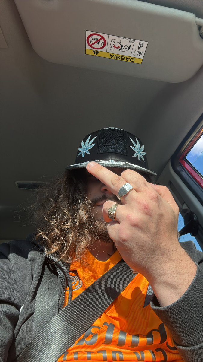 MasterSofianeDZ's tweet photo. Alors les pupute vous êtes où là j’vous attend en dm et sur le Revolut 🤑💶 que j’vous draine bien comme vous le méritez des bonne insultes dans vos face de gwer 😈🐷#drainage #findom #LacosteTn #cashslave #moneyslave https://t.co/bMqUynfCwr