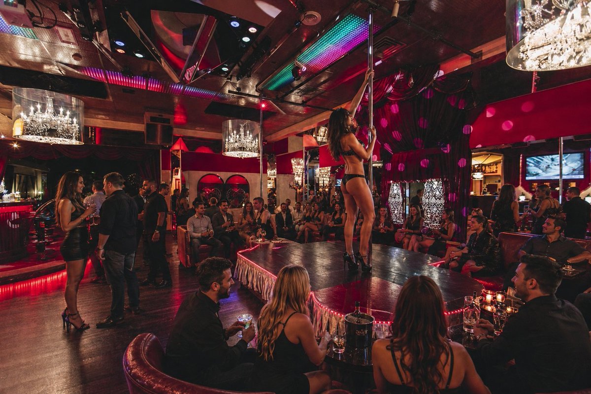 SwingTowns's tweet photo. Underground nightlife events in Amsterdam are known for mixing bold fashion, music, and open-minded social energy, creating a space where curious visitors and experienced lifestyle guests can connect freely ✨
https://t.co/em7jNAuldg
#AmsterdamNights #LifestyleEvents #OpenMinded #SwingersLife
