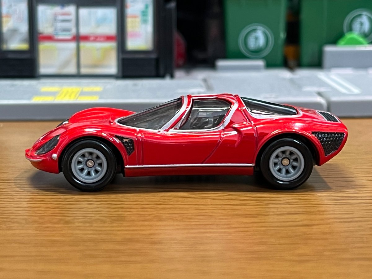 2pack - 69 ALFA ROMEO 33 STRADALE アルファロメオらしい美しい