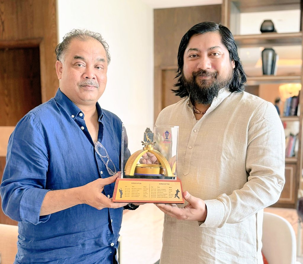 NisithPramanik's tweet photo. Delighted to meet Shri Sanjay Das Ji, Honorary Treasurer of the Cricket Association of Bengal, and exchange views on the growth of sports infrastructure and the future of cricket in West Bengal. https://t.co/j7EXRj7Mbp