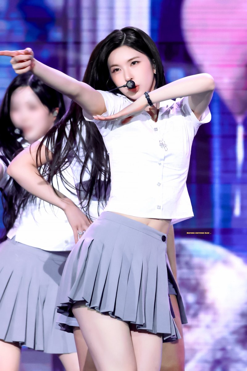 Before_5ae2's tweet photo. 𝟤𝟨𝟢𝟧𝟣𝟤 

˚₊·—̳͟͞͞♡⟢

#NMIXX #엔믹스 
#배이 #BAE #배진솔 https://t.co/CP4LfMwe4J