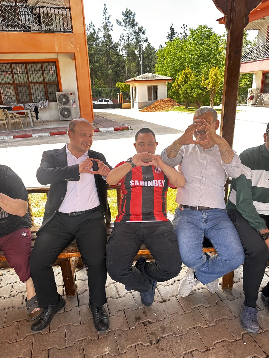 aihl_h's tweet photo. 10-16 Mayıs Engelliler Haftası kapsamında Oğuzeli Engelsiz Yaşam ve Rehabilitasyon Merkezi’ni ziyaret ettik.Misafirperverlikleri için çalışanlara teşekkür ediyor, özel bireylerimizin her zaman yanında olduğumuzu ifade ediyoruz. 🌿@Oguzeli_mem @MustafaBozgyk27 @lhami_atmaca https://t.co/75w621OpzS