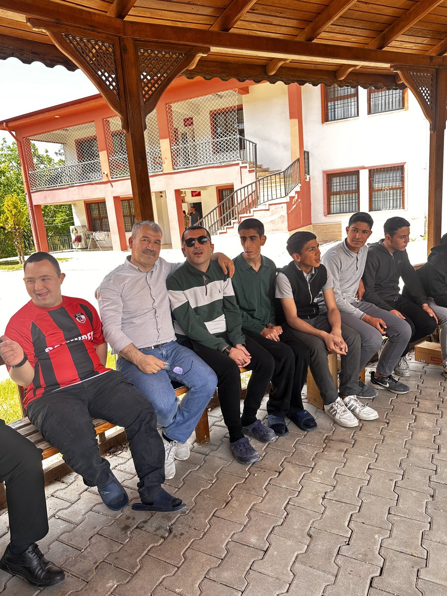 aihl_h's tweet photo. 10-16 Mayıs Engelliler Haftası kapsamında Oğuzeli Engelsiz Yaşam ve Rehabilitasyon Merkezi’ni ziyaret ettik.Misafirperverlikleri için çalışanlara teşekkür ediyor, özel bireylerimizin her zaman yanında olduğumuzu ifade ediyoruz. 🌿@Oguzeli_mem @MustafaBozgyk27 @lhami_atmaca https://t.co/75w621OpzS