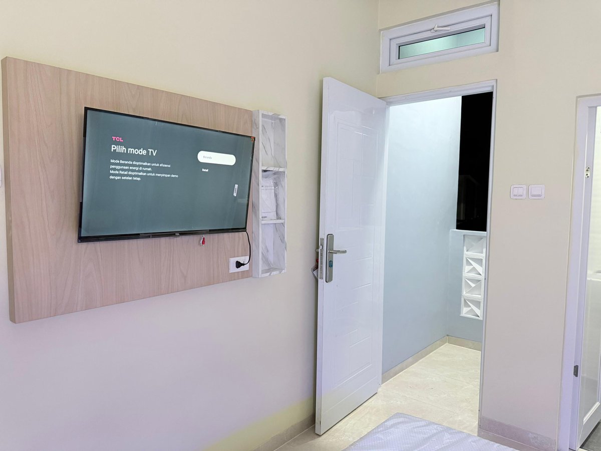 undipkostfinder's tweet photo. Ready Kost Putri bangunan baru Eksklusif

Fasilitas Kamar:
• Kasur, bantal guling, sprei
• KM dlm 
• Water heater
• AC
• Smart TV
• Meja belajar + kursi
• Lemari pakaian
• WiFi
• Listrik Token per kamar
• Balkon
• Room cleaning once a week https://t.co/SFAPPWdw95