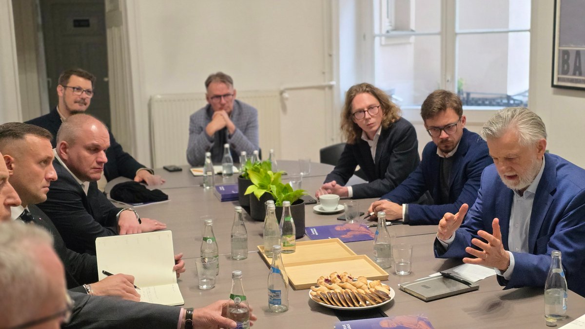 Instytut Wolności tweet media