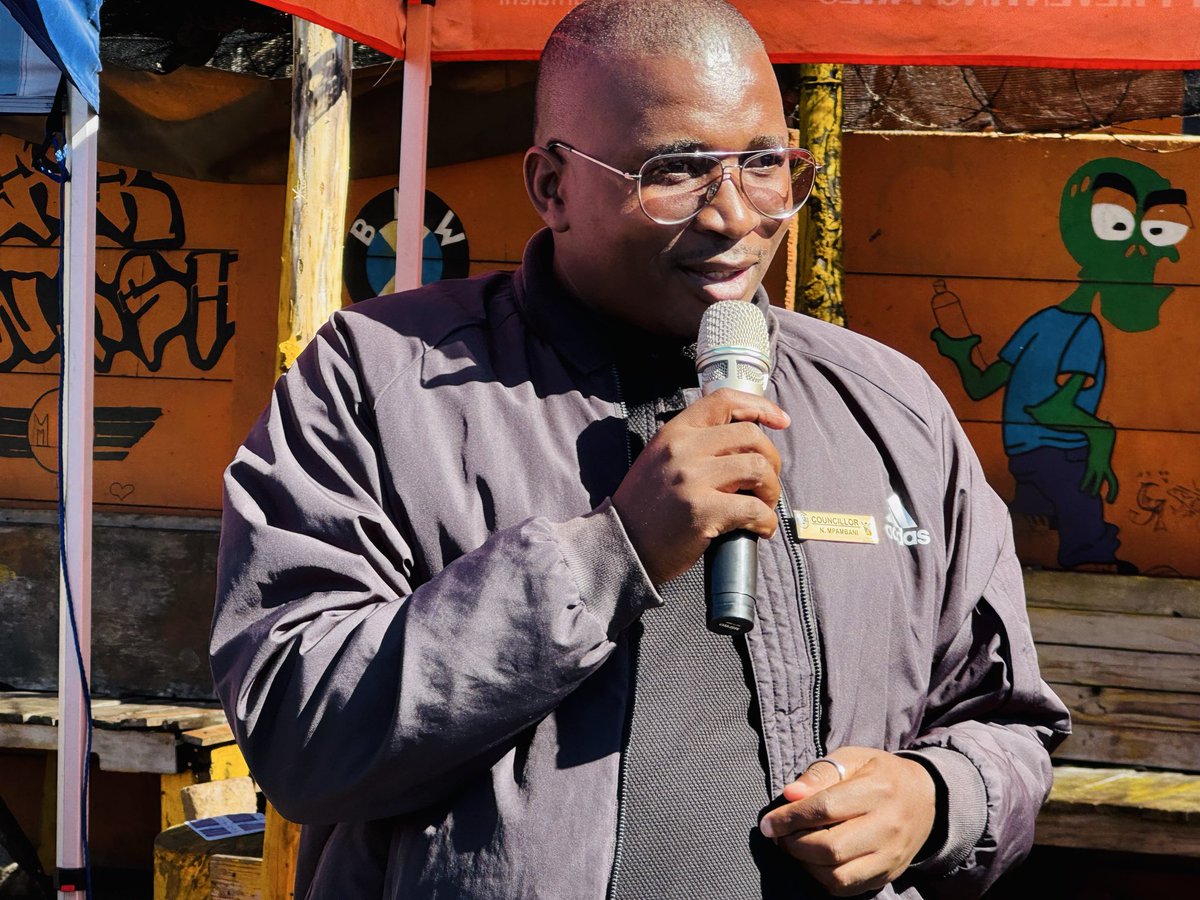 Ntuthuzelotsik's tweet photo. Ward 35 multiple safety awareness stakeholder community engagement with SASOL, DEMS, Environmental department and Dukathole community. @GautengANC @ANC_EKU_OFFICIA @MYANC https://t.co/vuLsTM2h2W