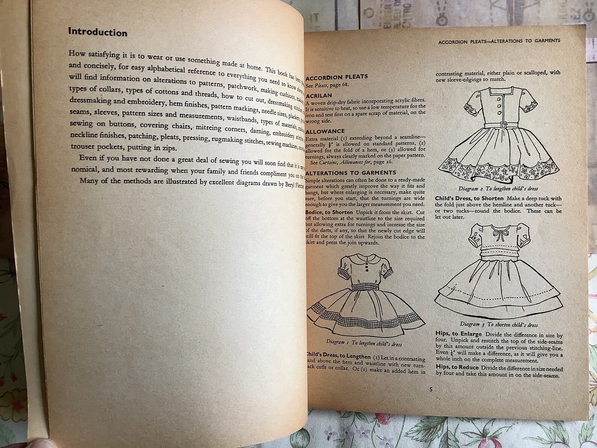 WatsonsVintage's tweet photo. An ESSENTIAL addition to your #SewingBook Collection. RARE 1968 A do-it-better book 'ABC Of Sewing' in Paperback by Cicely Penton - Sewing &amp; Dressmaking Tips - Fun, Retro Sewing Lover Book Gift https://t.co/7WA4bSvtUT via @Etsy #VintageBooks #RareBooks #SewingTips #1968 https://t.co/JIk86bYU3t