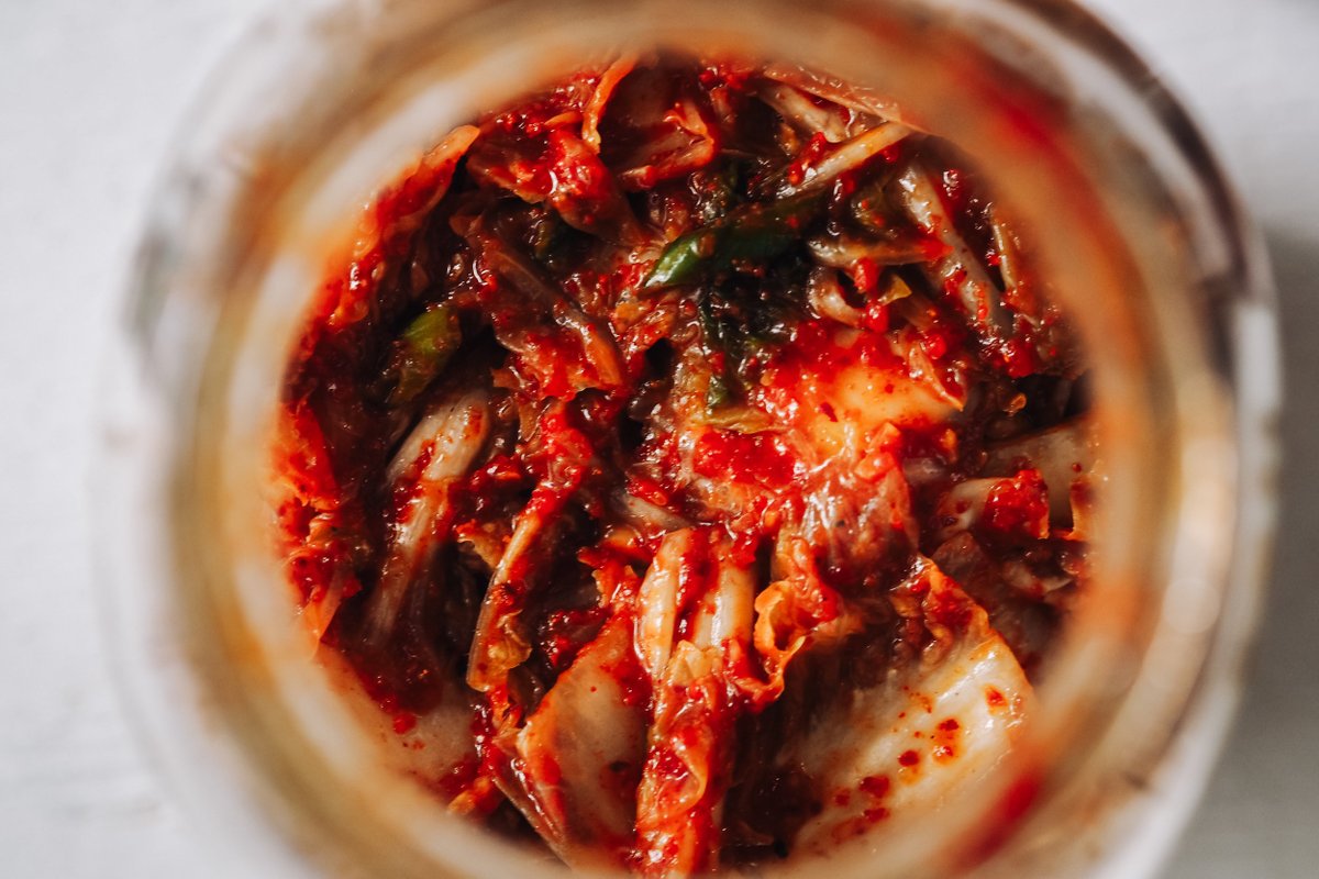 oraxworld's tweet photo. AI keeps chasing fresh data. Kimchi knows better. The real magic happens in months-long fermentation—slow, bacterial, unpredictable. That's 손맛. Hand-taste isn't coded; it's cultured. Korea's AI needs to age, not rush. What's your recipe for slow intelligence? https://t.co/0QJuzD7vLz