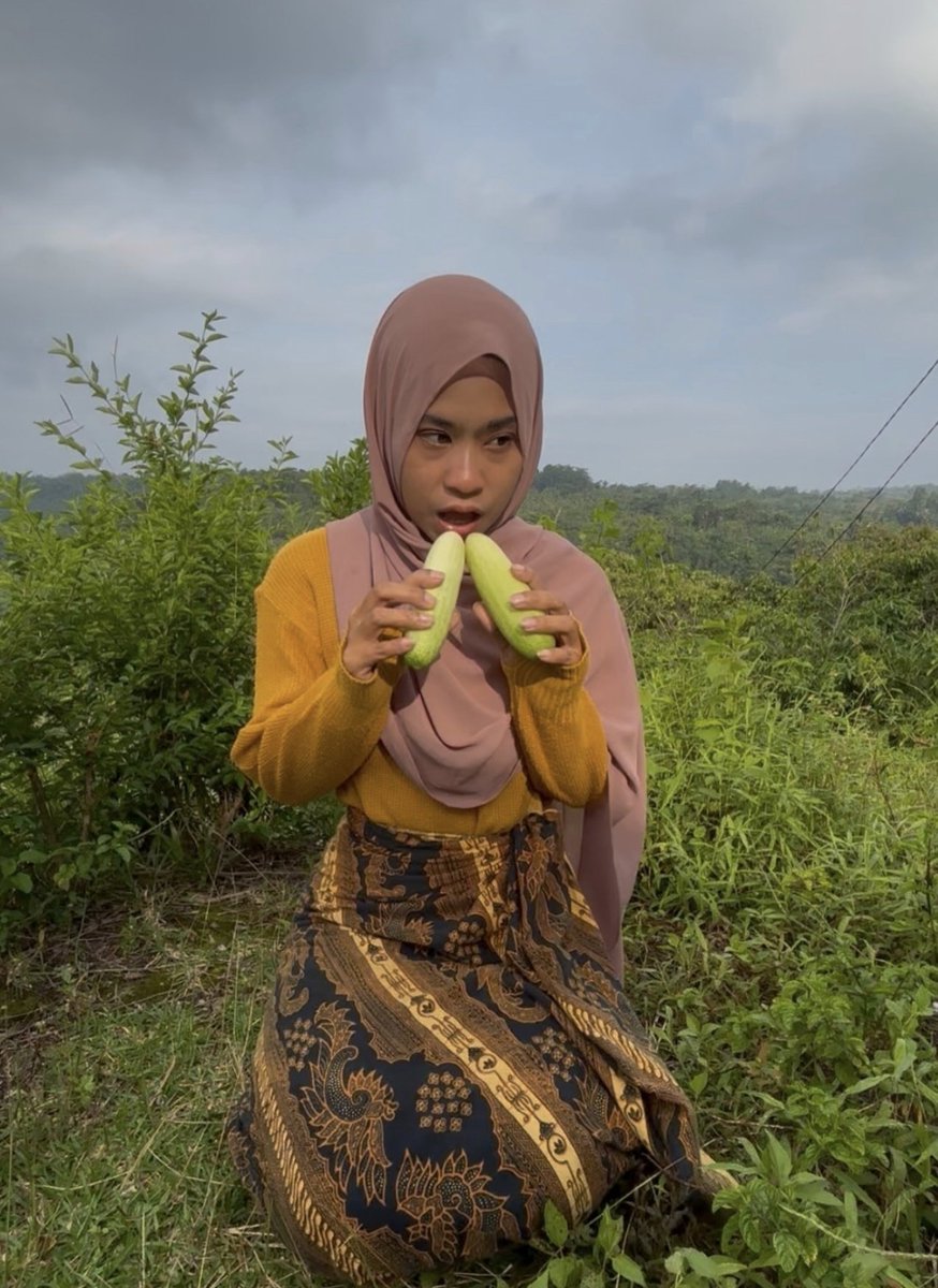 tari tweet media