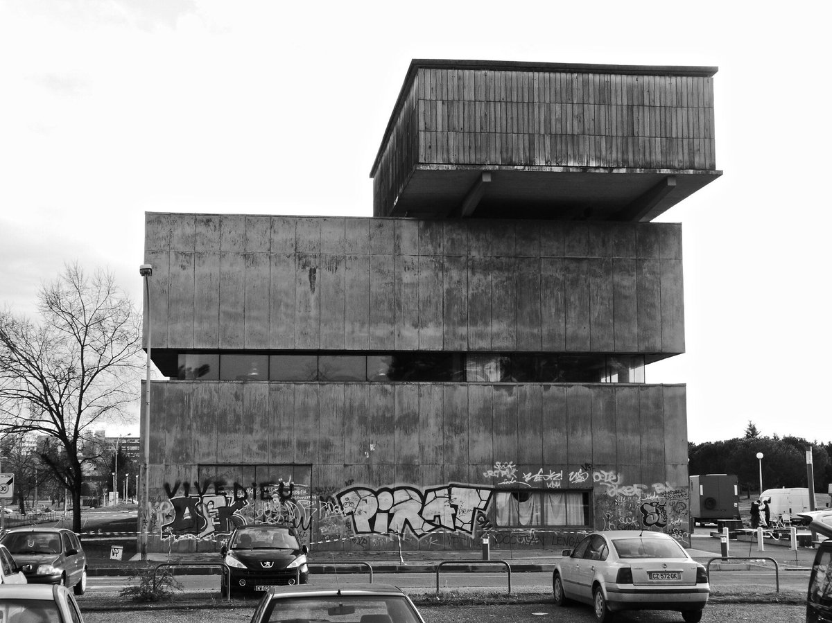archinerds's tweet photo. Maison des Arts, Studio Fuksas, Bordeaux, France, 1995.
Follow archinerds for your daily dose of architecture
#archinerds #architecture #studiofuksas #creativespaces #bordeaux https://t.co/o61HAHecxT