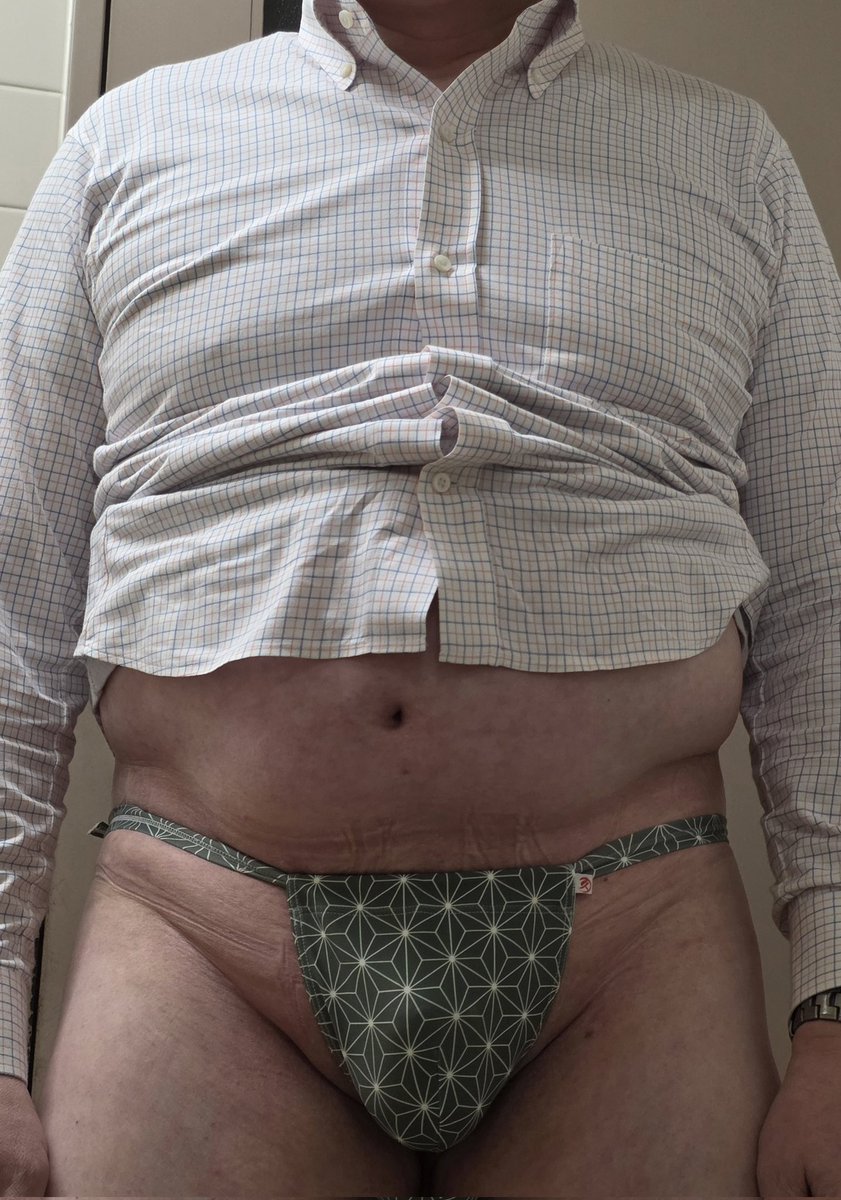 kmnmbtm's tweet photo. ちなみに今日はこんな感じでスーツの写真と
その下の写真を撮ってみました。 https://t.co/VEFaQnhG8Y
