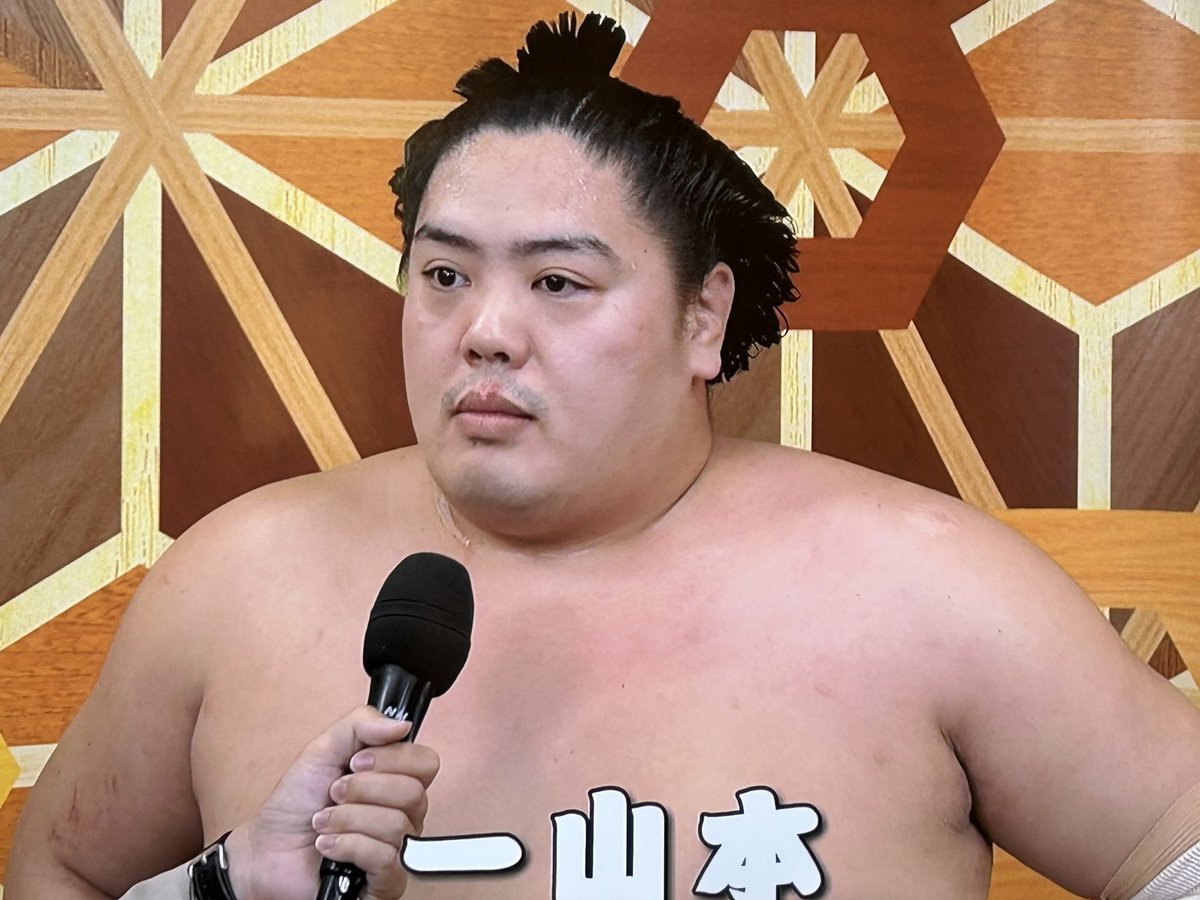 まり tweet media