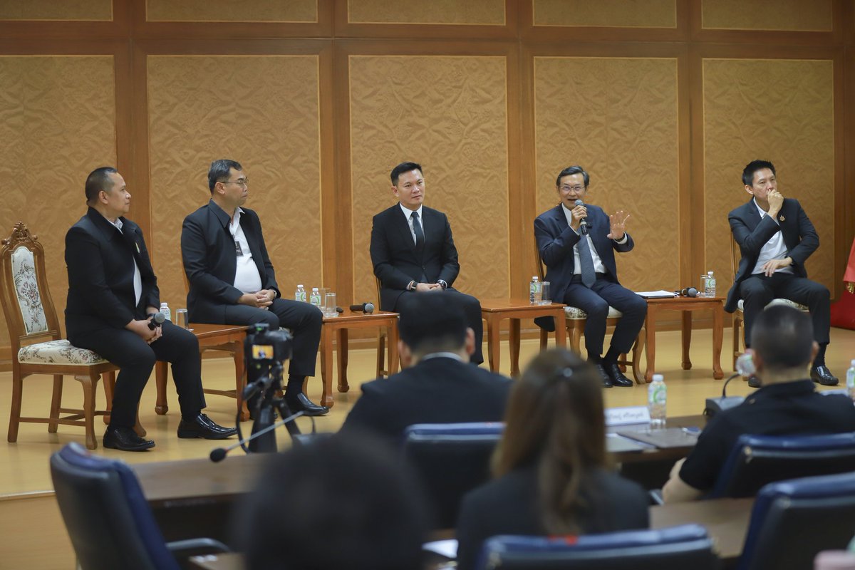 Chaturon /จาตุรนต์ tweet media