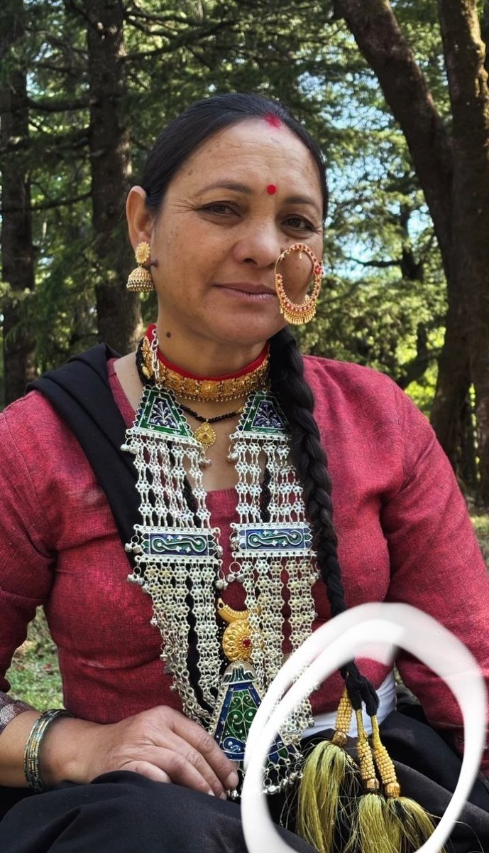 Krishna___love's tweet photo. @HimalayanMaltt Paranda lgate h ?? https://t.co/ojXCLOA0tU