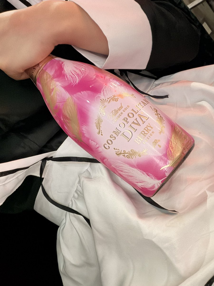 りりあ🦇秋葉原プリズンカフェ tweet media