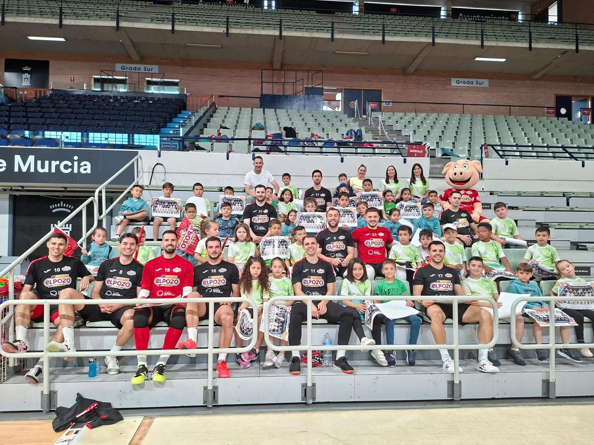 ceipesperanza's tweet photo. Visita de 1º y 2º al entrenamiento de El Pozo y al parque de trampolines Star Jump

https://t.co/0qnUJEYvVN https://t.co/ao6bD6qgPz