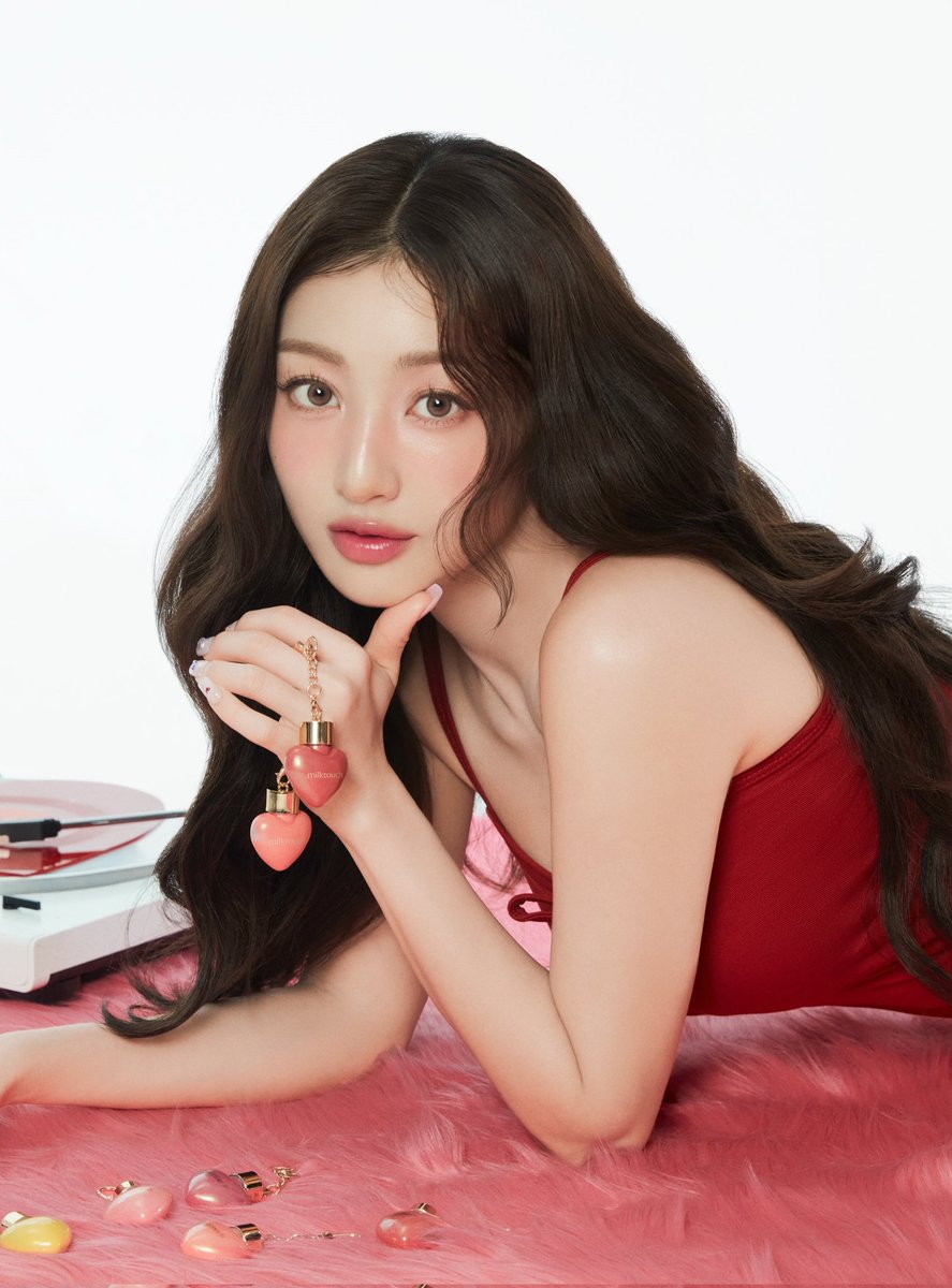 JIHYO BASE tweet media