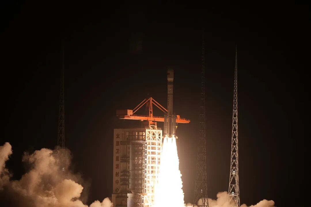 xiaoyangerer's tweet photo. 12日19时59分，我国在太原卫星发射中心使用长征六号改运载火箭，成功将千帆极轨09组卫星发射升空。#卫星发射 https://t.co/8mn3CHrZr9