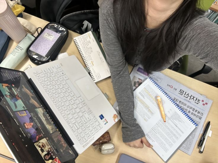 hyun tweet media