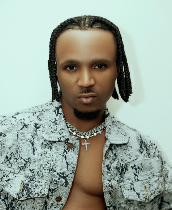 LasuFM's tweet photo. Happy 35th birthday to Nigerian singer-songwriter @humblesmiths right here on #TheLateMorningShow with @themiraofor https://t.co/AiMuLEVw30