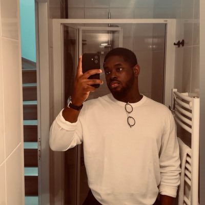 momo_konan's tweet photo. #NouvellePhotoDeProfil https://t.co/XdB8ovcugp