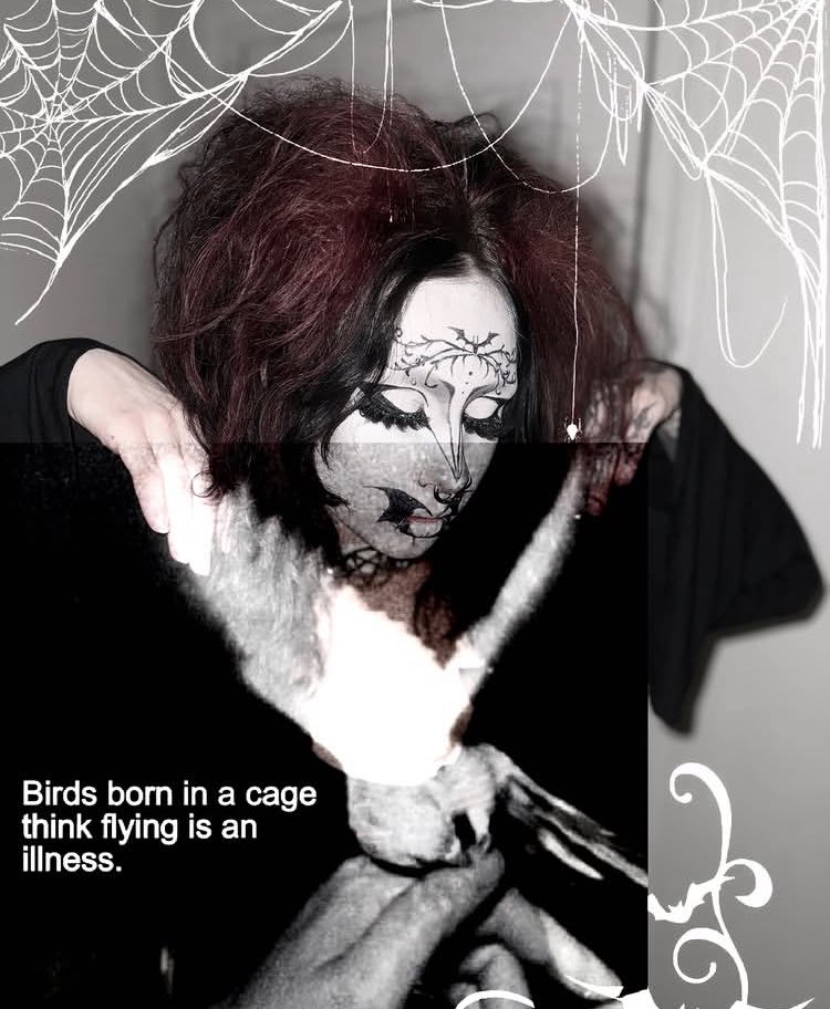 AlienFairy24's tweet photo. Everything is so strange and unusual 
#goth https://t.co/9EbgA8NU5n