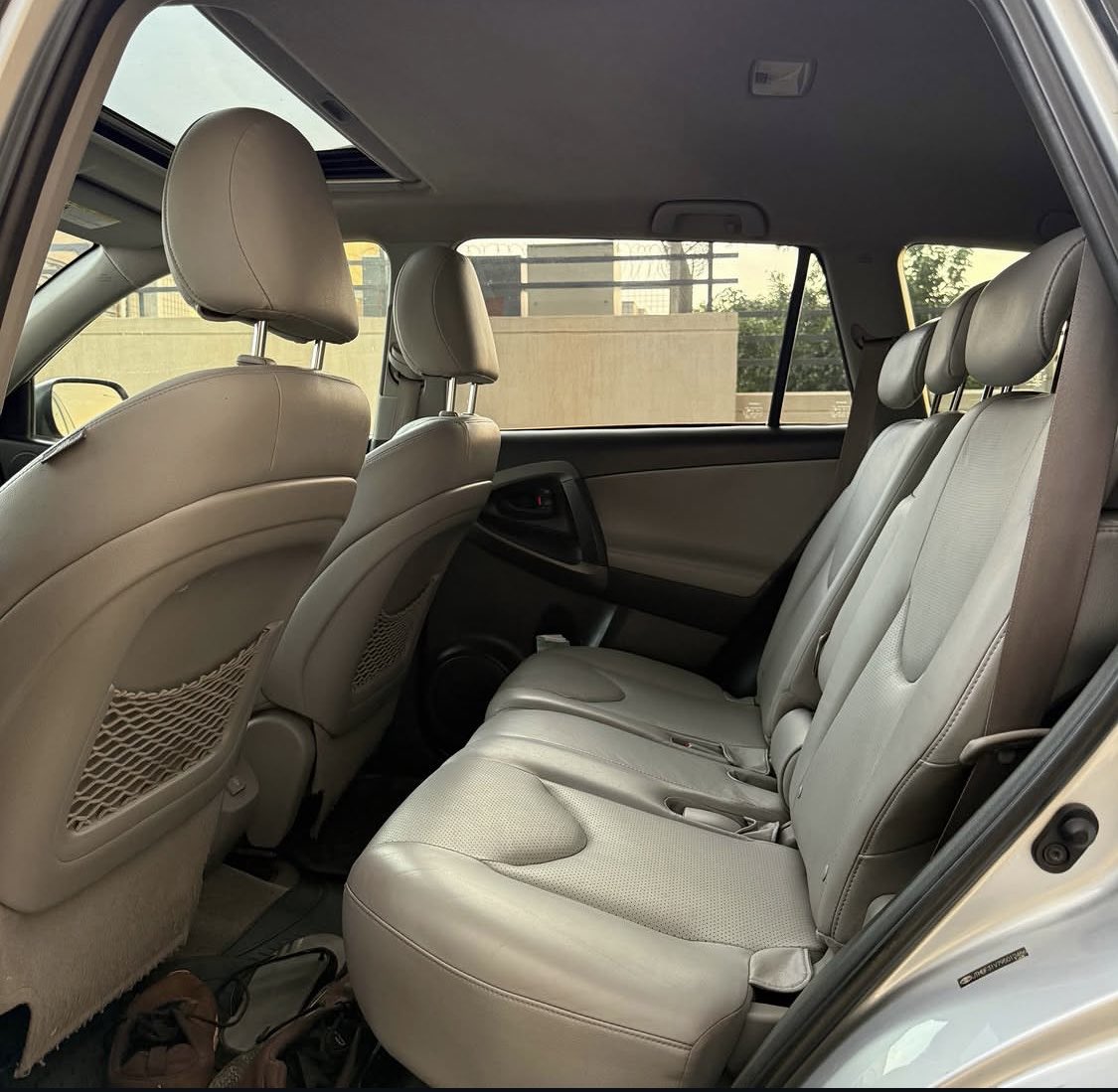 Automall_ng's tweet photo. Extremely clean Toyota RAV4 
2010 model 
Price:11m
Duty: paid 
Location: Abuja 
@abujastreets @__yellows Retweet pls🙏 https://t.co/8UB3KOOMP4