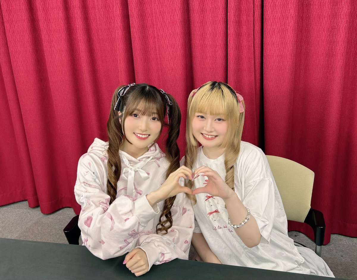 pink2tails's tweet photo. 『薄井友里のツイてる！フロンティア』第11回
まもなく19:00から生放送スタート！✨

ゲストの立花日菜さんと準備万端です🌸

📺ニコニコチャンネルプラス
https://t.co/BOMCYRwACv

📺YouTube
https://t.co/3P5I3h6KRn

#薄井友里 #立花日菜 #ゆりのツインテ https://t.co/Izau6UJppP