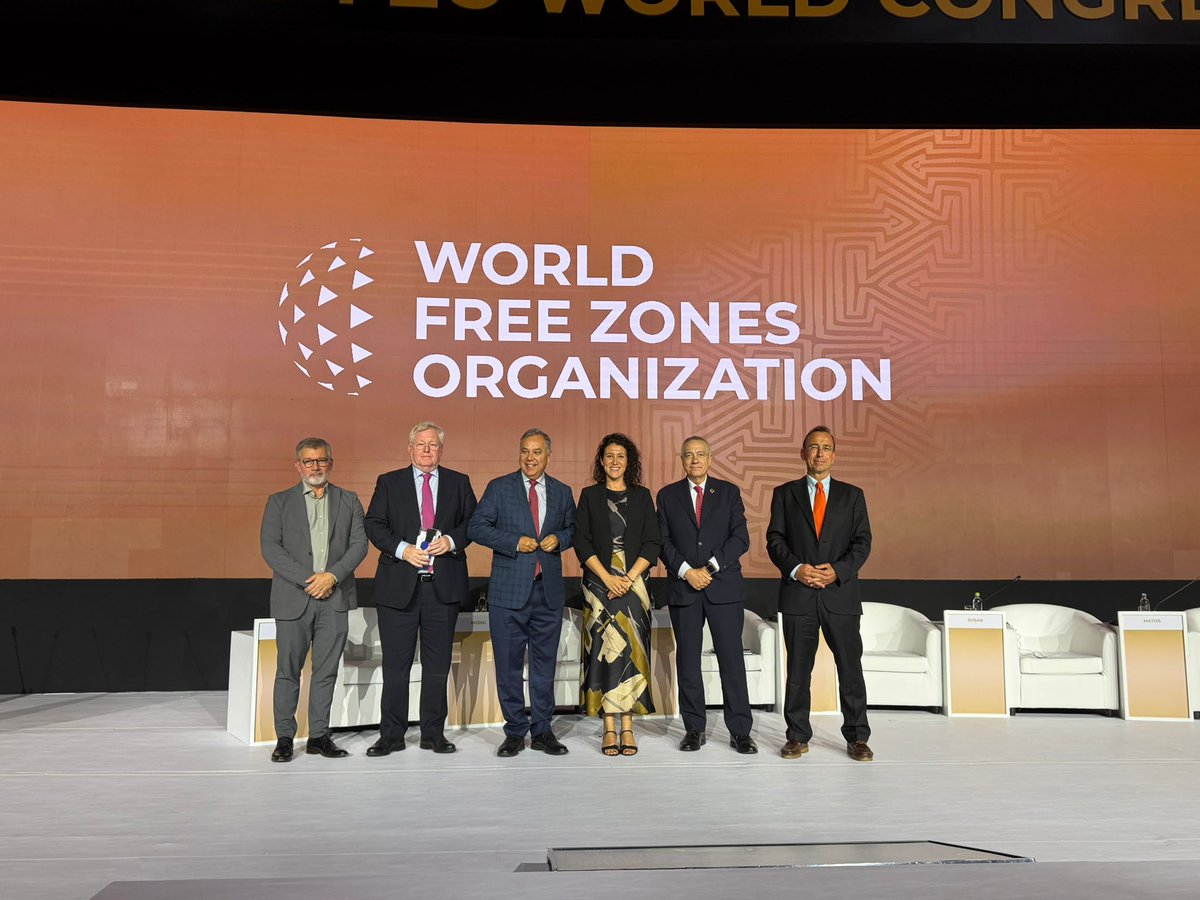 GPIeNEWS's tweet photo. @DFactoryBCN irrumpe en el mapa global de la innovación industrial tras ser reconocido entre las mejores zonas de innovación del mundo.
El ecosistema impulsado por el @ConsorciZF  de la Zona Franca de Barcelona se consolida en el Congreso Mundial de Zonas Francas de Panamá como referente internacional de industria 4.0, sostenibilidad y transformación industrial avanzada.