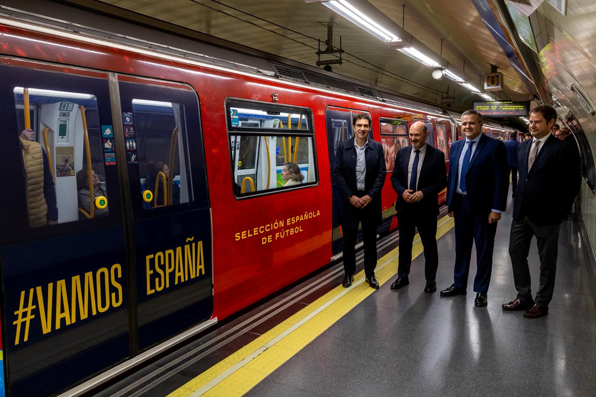 AShow71739's tweet photo. Spain has launched a FIFA World Cup-themed metro train featuring the livery of the Spanish national team! 🇪🇸🚇⚽

The special train is now running on Madrid Metro ahead of the 2026 World Cup. #Spain #WorldCup2026 #MadridMetro #Metro https://t.co/3s0T4CScyT