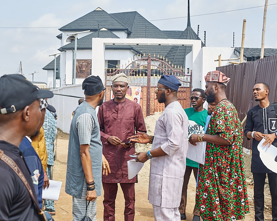 Bayo_Bilisi's tweet photo. The new NDC group called Lagos state chapter of OK Movement Ambassadors Forum (OKMAF).

Their mind no touch ground again, they are locking and opening group as we speak.

Admin say he is Yorùbá from Adeyemi Ruling House in Lagos 😂

Yet he has problem with Yorùbás dominating the group.

Hold your ground guys, that group too must fall