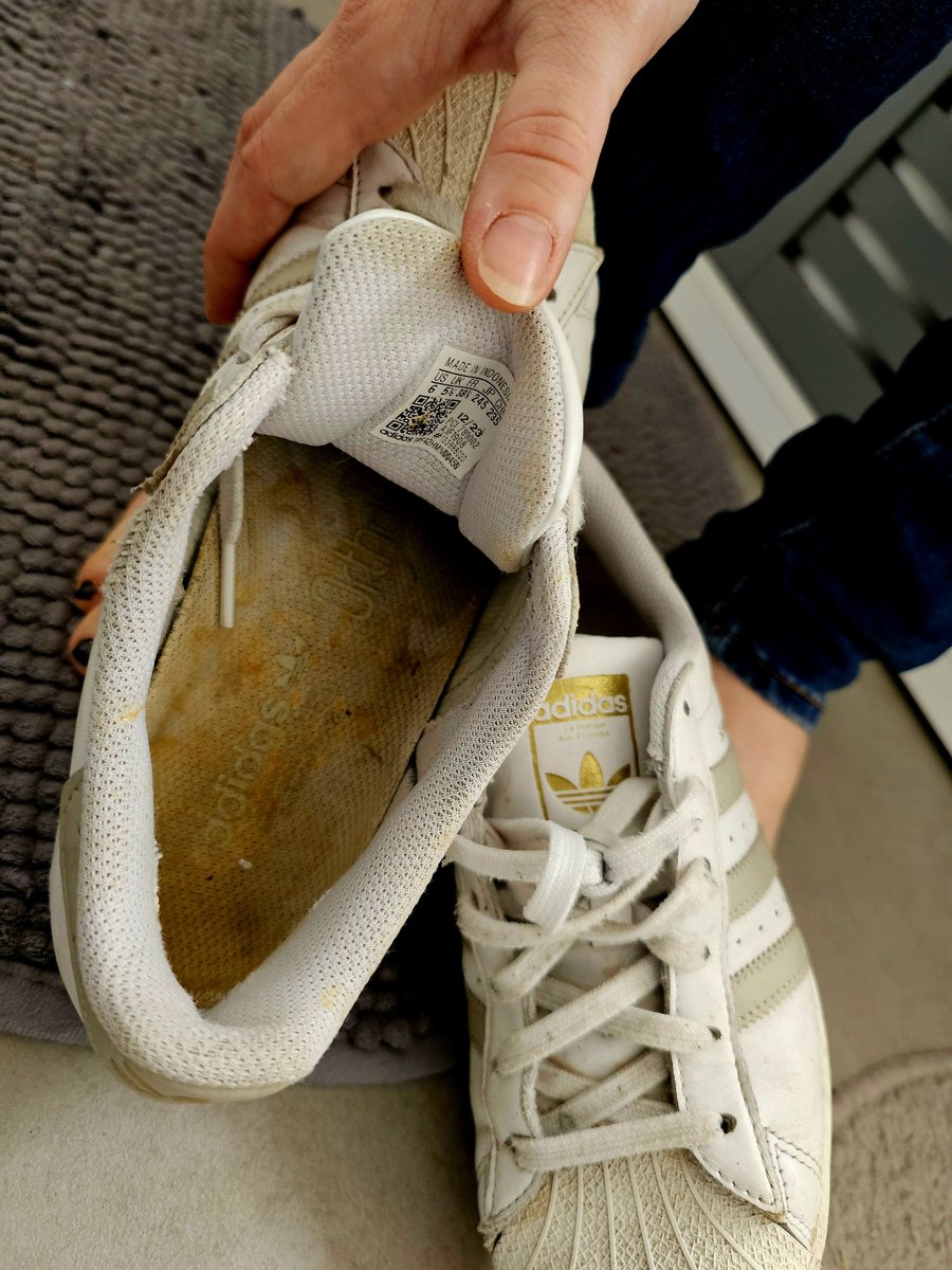 FootLoveGermany's tweet photo. Happy Father's Day🥰
#sneakergirl #sneakeraddict #sneakerlover #adidas #adidassuperstar #cum #cumlove #cuminshoes #smellyshoes #stinkyshoes #sweetyfeet #smellyfeet #stinkyfeet #barefoot #footgoddess https://t.co/oIuQXLhF9X