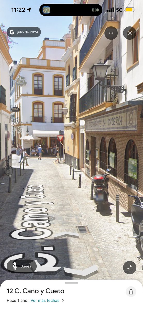 CapoSVQ's tweet photo. @SevillaSeMuere más pisos turísticos detrás de la Av Menéndez Pelayo. 
@jlsanzalcalde esto es normal? Un restaurante convertido en dos pisos turismos, menos mal que iba a poner coto https://t.co/hrn3hqmxjQ