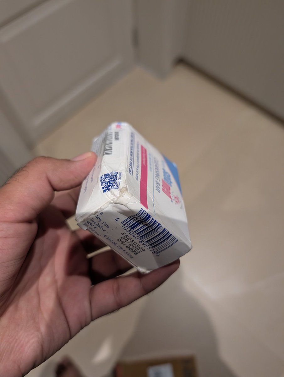 sam4958's tweet photo. Apply this duplicate product on my baby. @MoHFW_INDIA Out of 5 products I ordered 4 products have physical damage. How is it legal to sell damaged products like this @jagograhakjago .  I have four Black accounts in my family. https://t.co/7E9ba08AuK