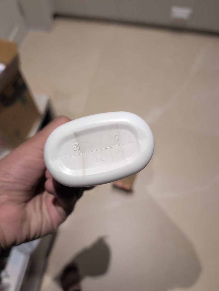 sam4958's tweet photo. @flipkartsupport @Flipkart Recived a damaged and probably counterfiet Sebamed Baby lotion with Damaged bottle and outer packaging. Your customer care is saying since the cream inside is the bottle we can not initiate a return request for the product and asking me to 1/n https://t.co/ULi19J8tic