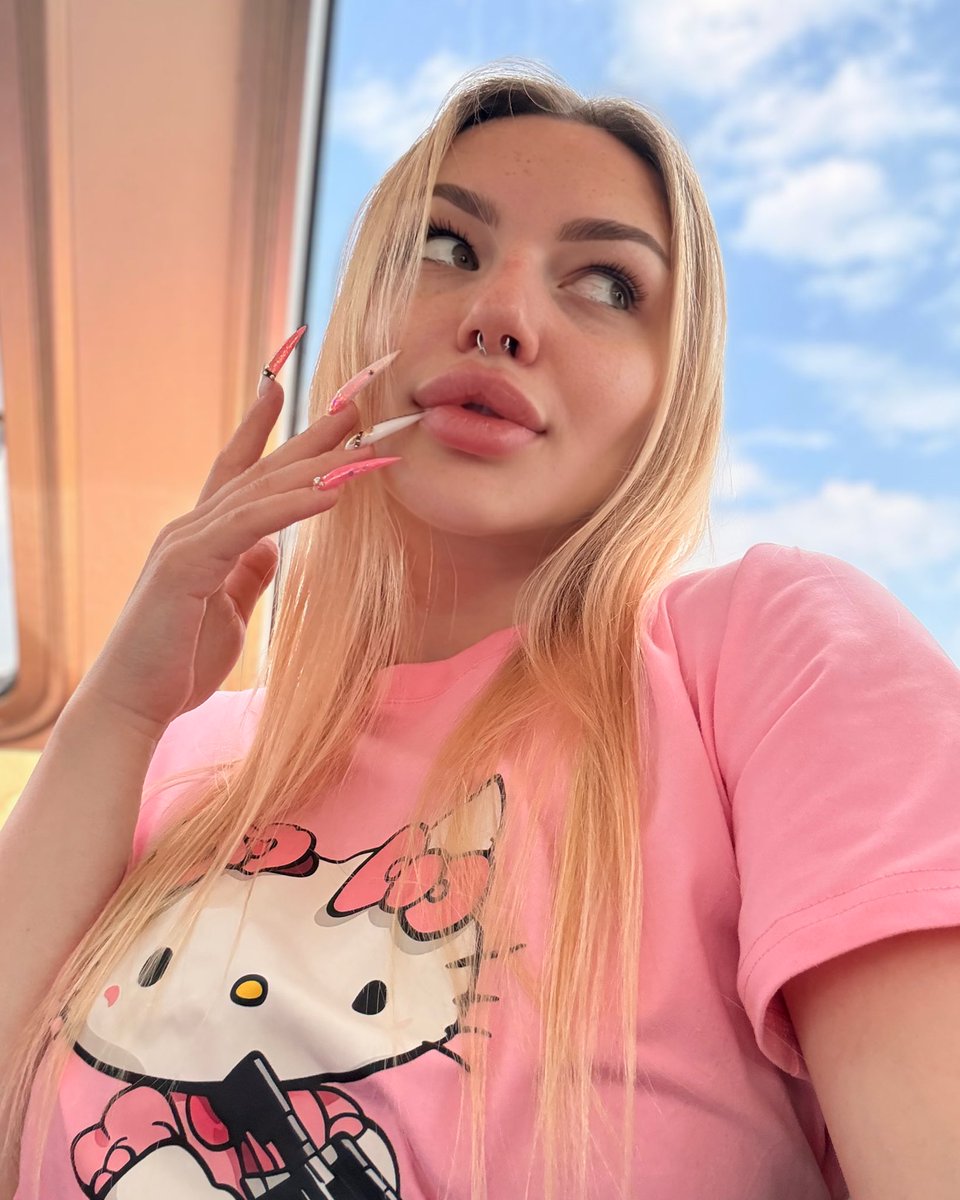 kittrixdoll tweet media