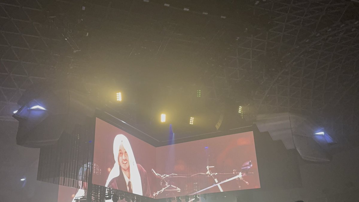 atbsx's tweet photo. 個人的お気に入りshot

 #KingGnu
 #常田大希
 #KingGnuCENTRALTour2026 https://t.co/p45n0nx1yC