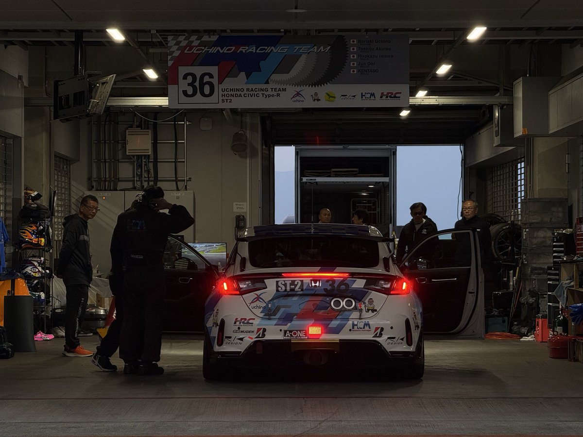 sportsgaragehcm's tweet photo. 【ENEOS スーパー耐久シリーズ2026 Empowered by BRIDGESTONE 富士スピードウェイ公式テスト】
間も無く夜間走行スタートです▶️🏎️💨
#HCMSportsgarage #hcmuchinoracing #alpharex #motul #winmax https://t.co/jBJSA6RTw8