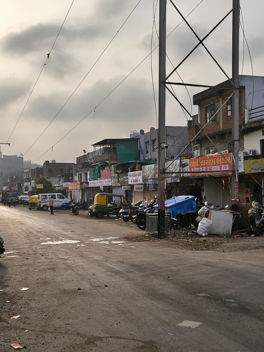 VoiceOfGota's tweet photo. @sanghaviharsh Resp. Sir, What if electric poles blocking half of the entire road &amp; render half of road useless? This is bcoz the pole provides cover for all kinds of activities which normally authority do not allow on road.  Request you to look into this too. @AMCommissioner @AmdavadAMC https://t.co/FCjRWur2L9