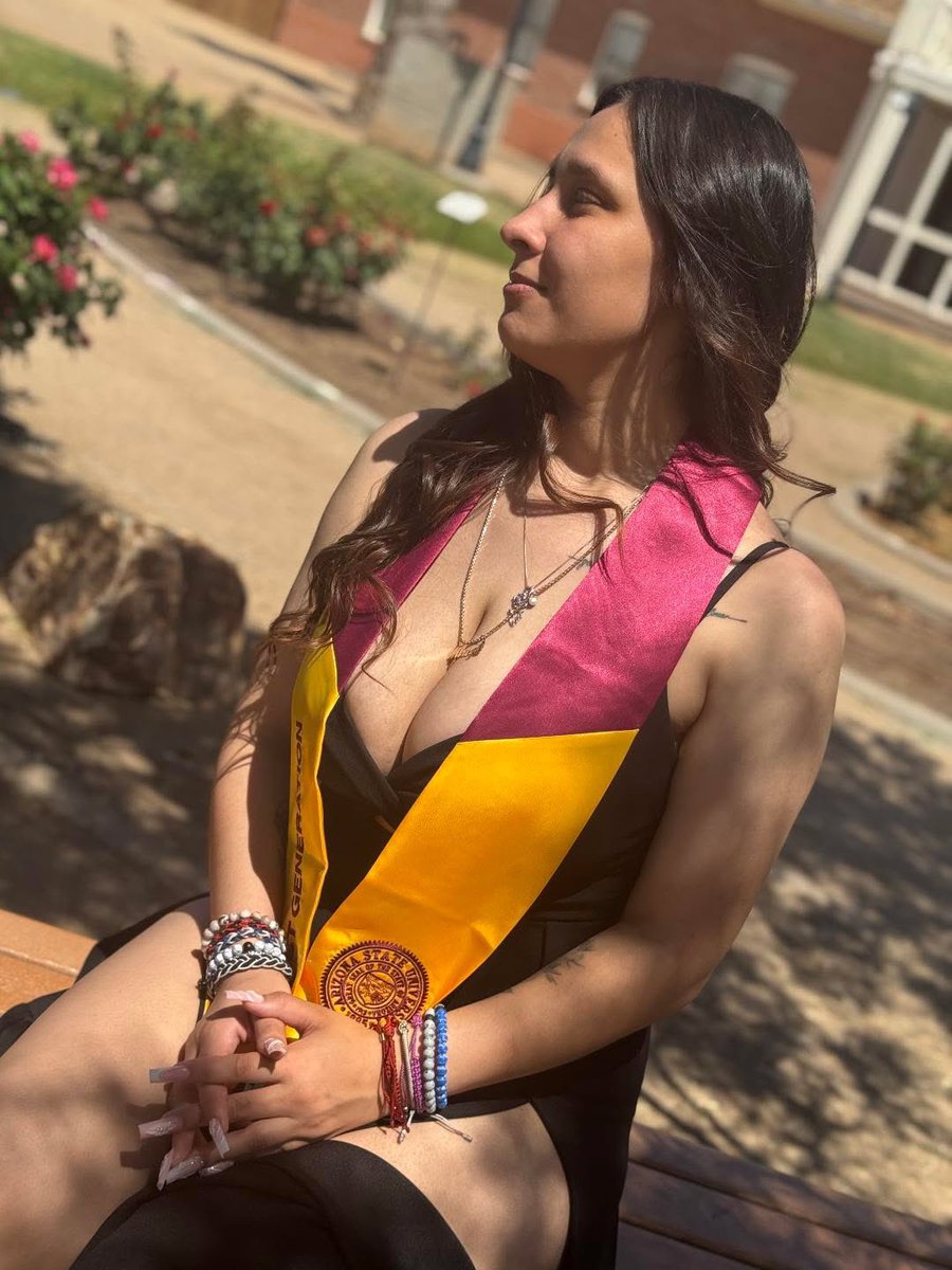 Unknown Latinas tweet media