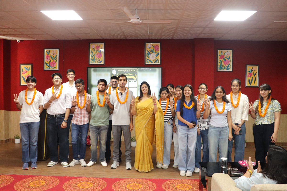 dpshisar's tweet photo. DPS Hisar felicitated Class XII achievers for their excellent board results. Principal Ms. Manju Sudhakar inspired students to begin preparing today to achieve greater heights tomorrow. https://t.co/xkCSlbNl02